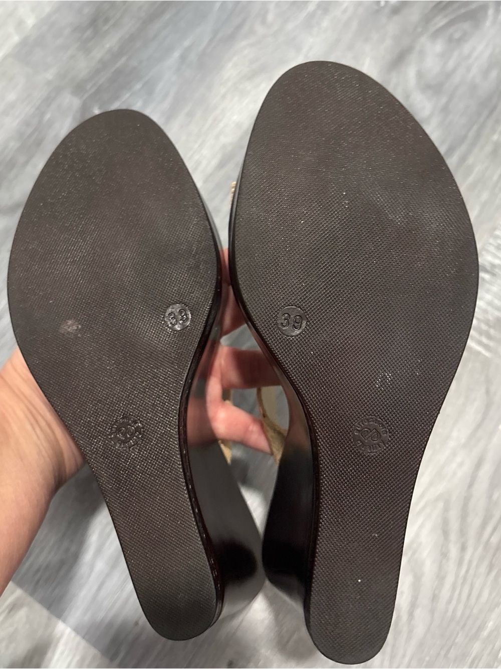 Italian Shoemakers Gold & Tan Slide Sandals with Decorative Ring. Never worn - Picture 5 of 5